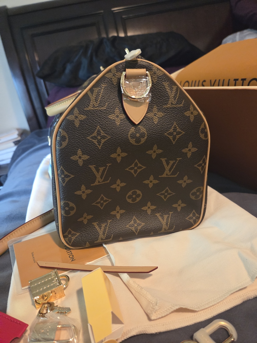 Monogram Bag - Picture 4 of 9